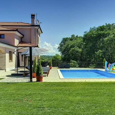 House Ivano 로비니